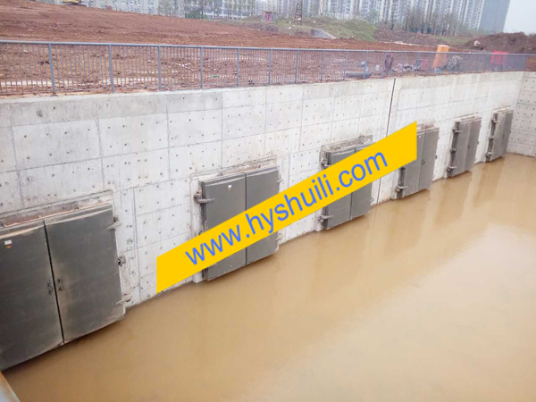 自由側翻式拍門